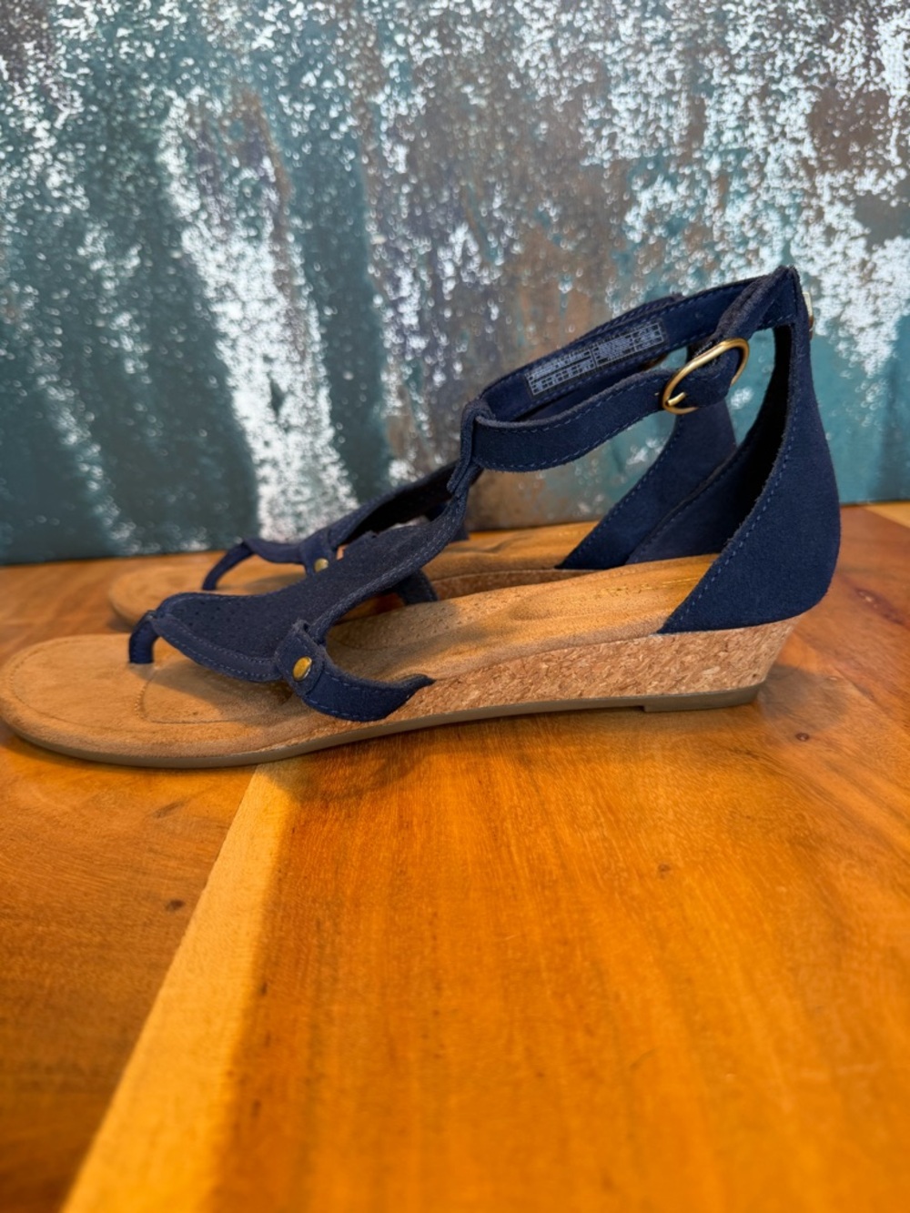 Koolaburra By UGG Coastal Chic Navy Leather Cork Wedge Sandals (EUC) - Picture 3 of 14